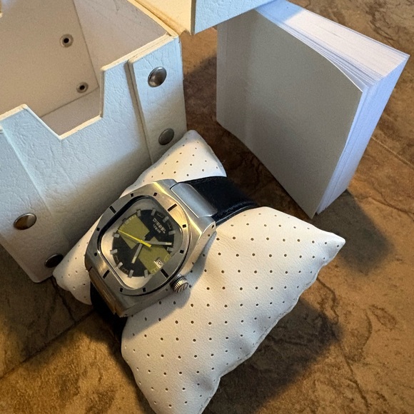 Diesel Watch - Picture 2 of 12